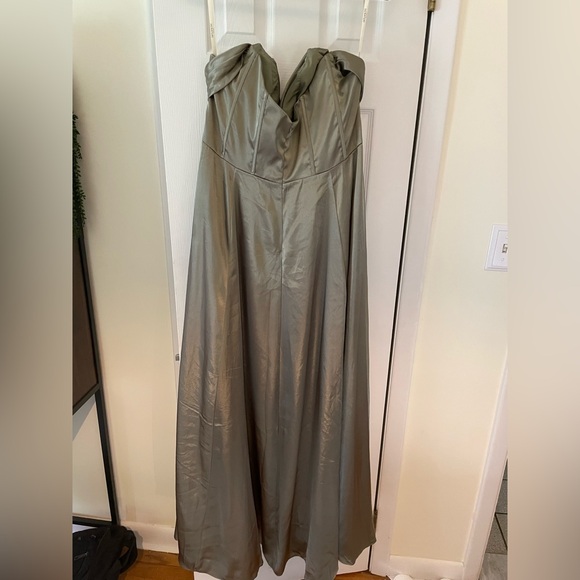 David’s Bridal Eucalyptus Galina Signature Dress size 18 - Picture 6 of 8